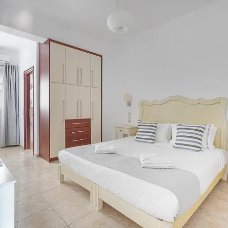Sea View 3*
